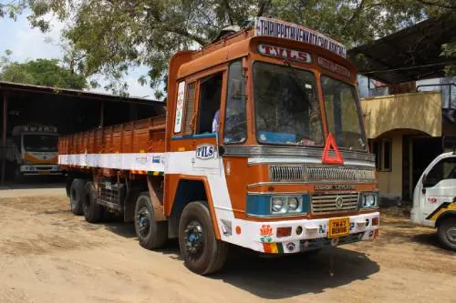 25 Ton Capacity - 12 Wheel Vehicles